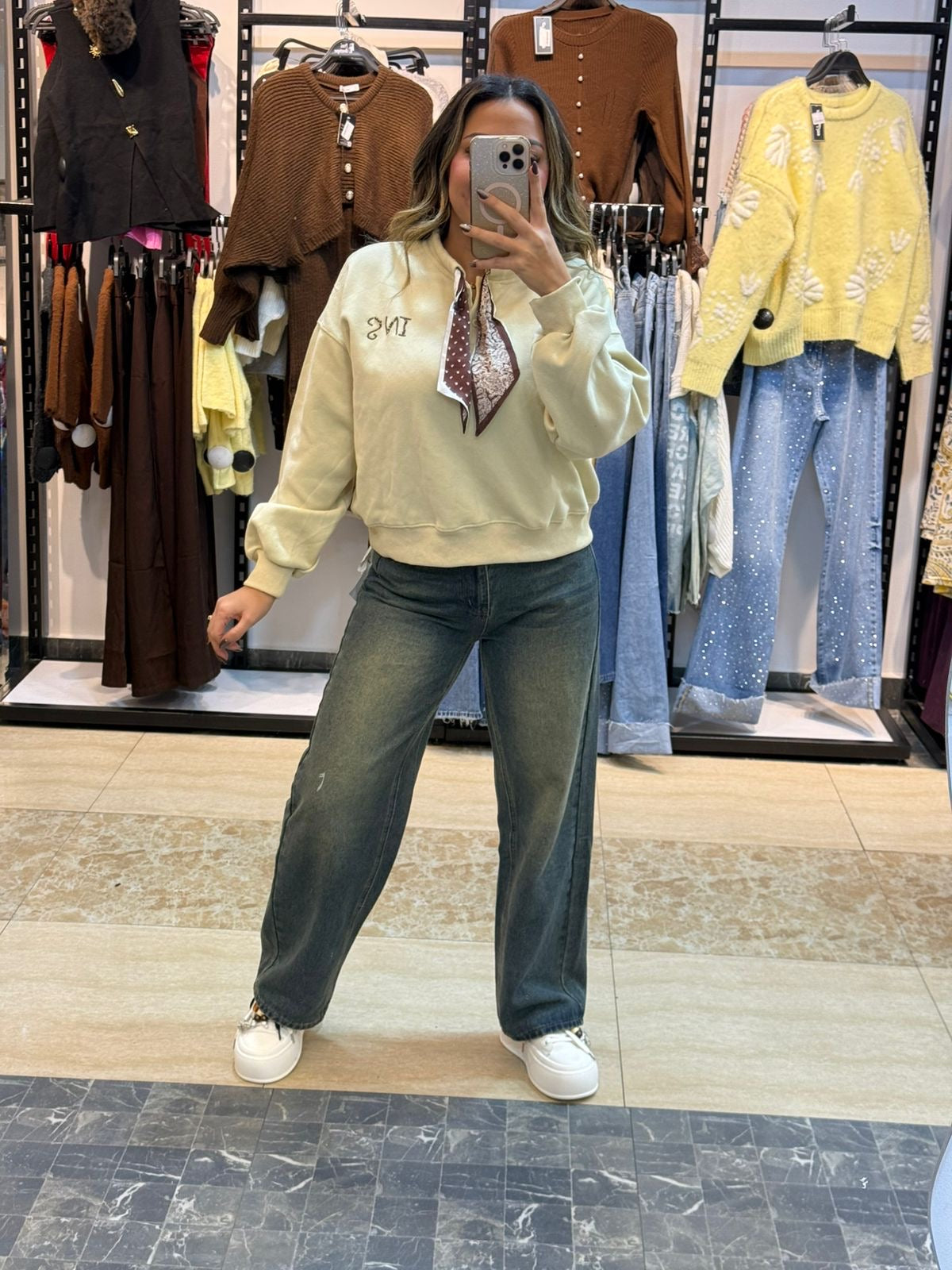 Pullover with scarf 30177 ch