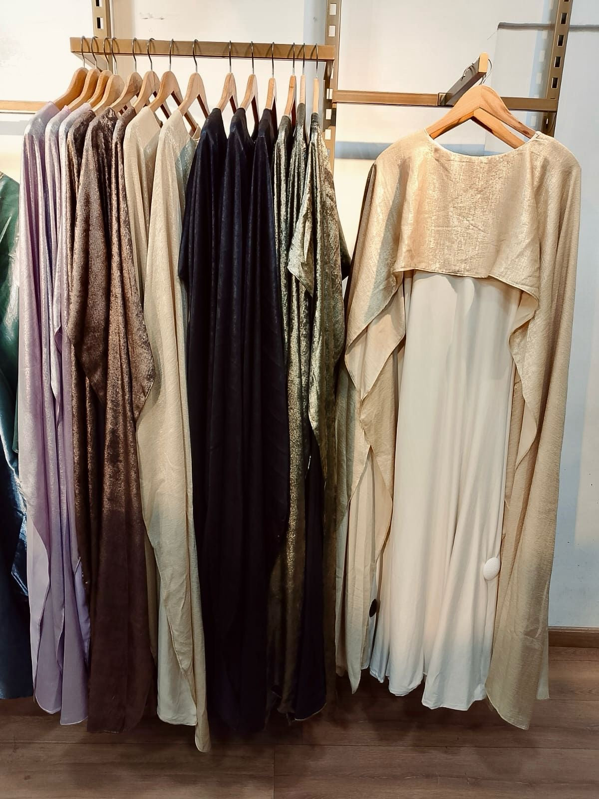 Faroan cap metallic dress